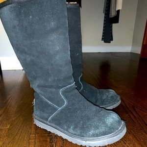 Black Ugg zipper boots